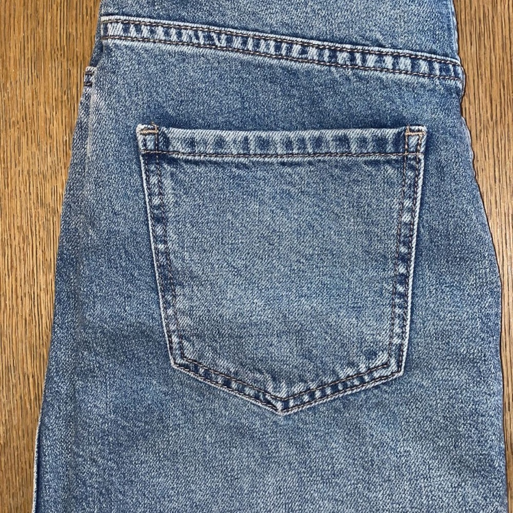 FREE PEOPLE women’s denim skirt!